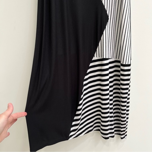 Comfy USA Black White Striped Abstract Sleeveless Asymmetrical Dress Size Small - Picture 4 of 10